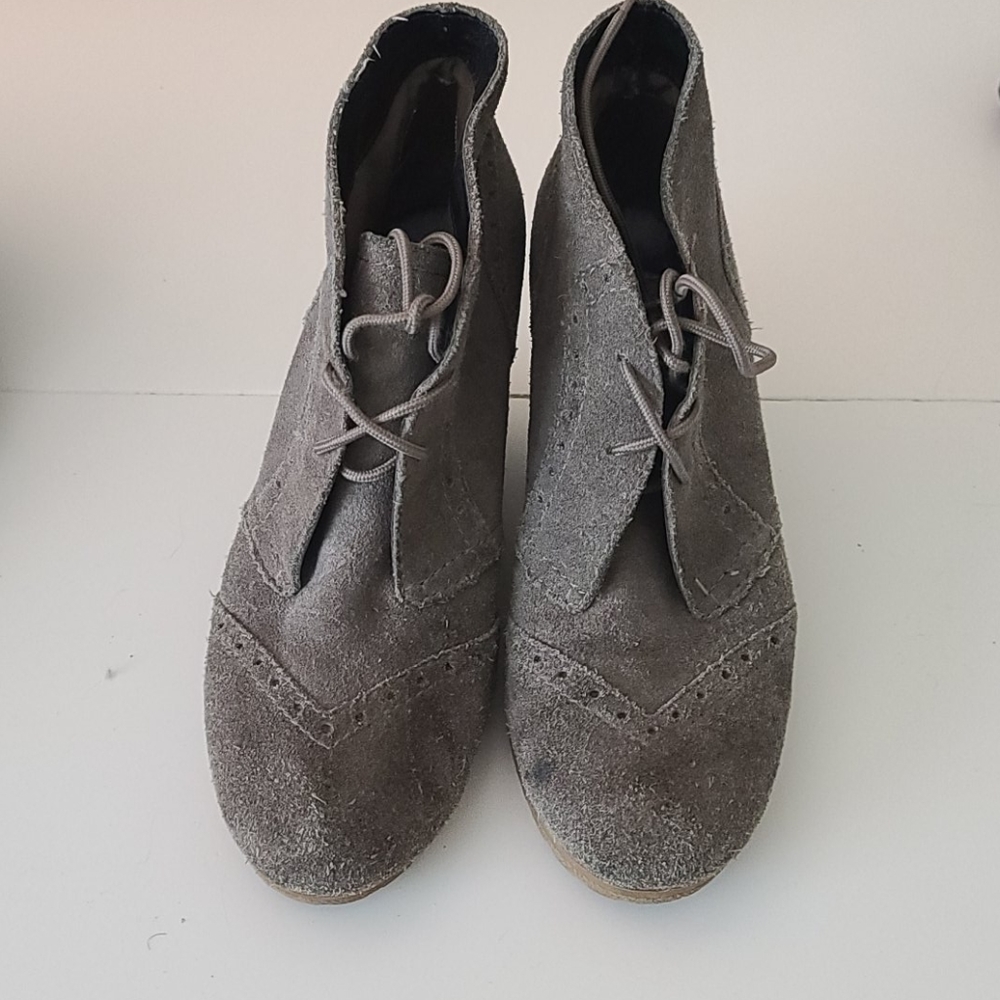 Size 8 Wedge bootie. Grey